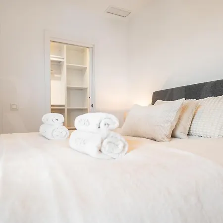 High-end 22nd Floor Apt, Views & Gym By Rems *