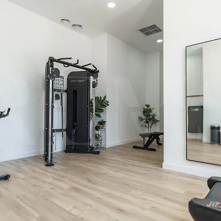 High-end 22nd Floor Apt, Views & Gym By Rems Apartment