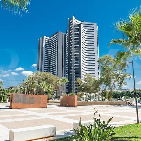 High-end 22nd Floor Apt, Views & Gym By Rems * Malaga